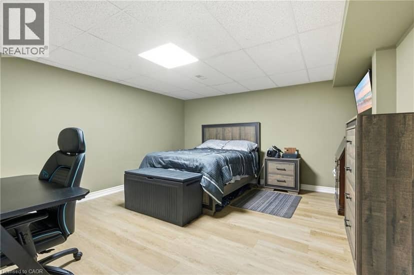 13 GOLDEN ACRES Drive — photo 34 of 40