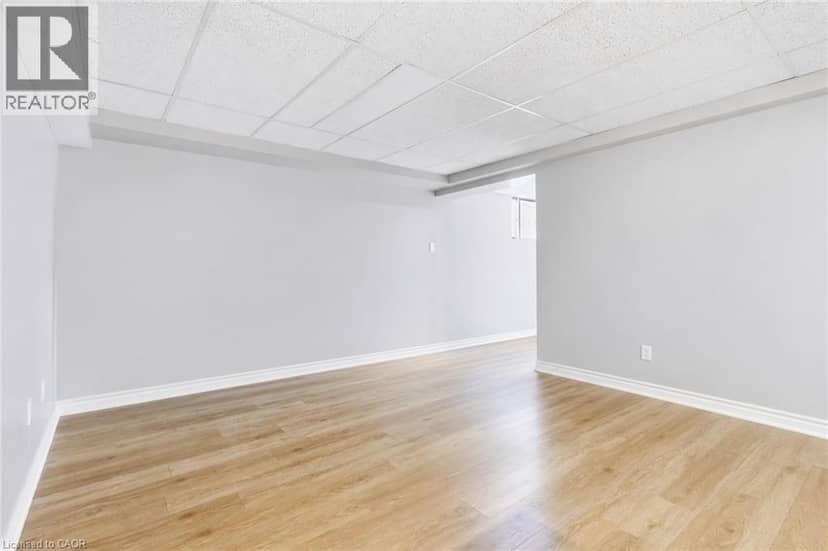 13 GOLDEN ACRES Drive — photo 31 of 40