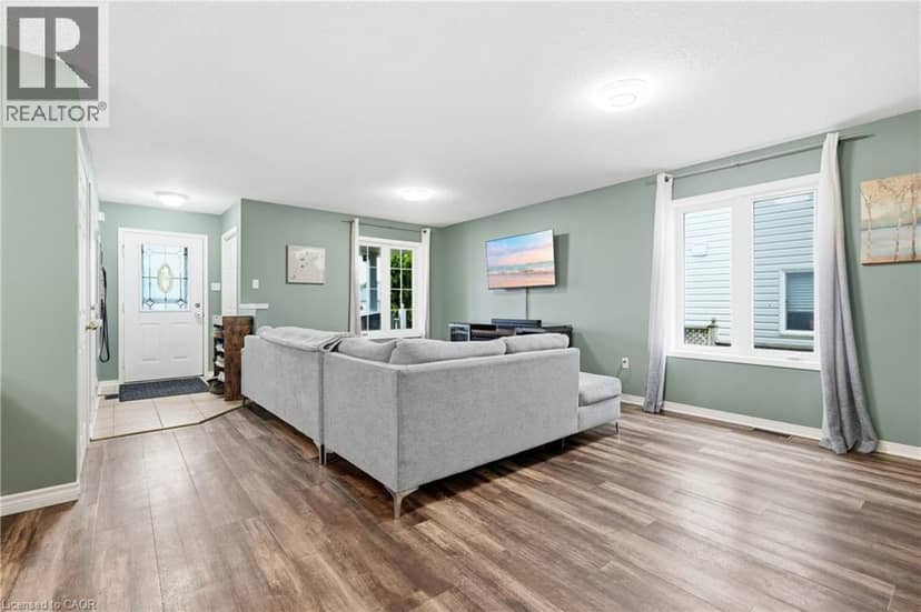 13 GOLDEN ACRES Drive — photo 5 of 40