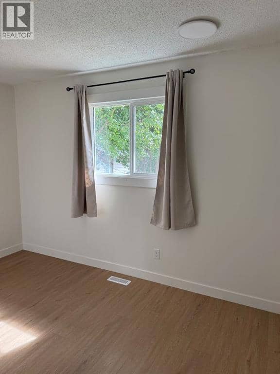 471 78 Avenue NE — photo 19 of 40