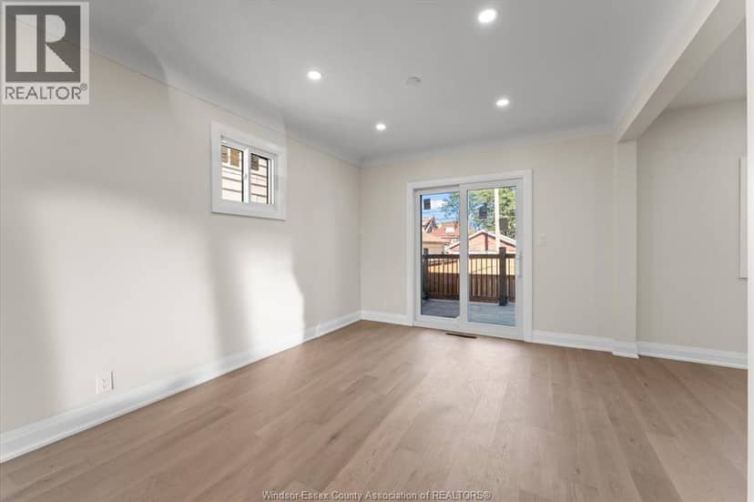930 Elsmere — photo 11 of 40
