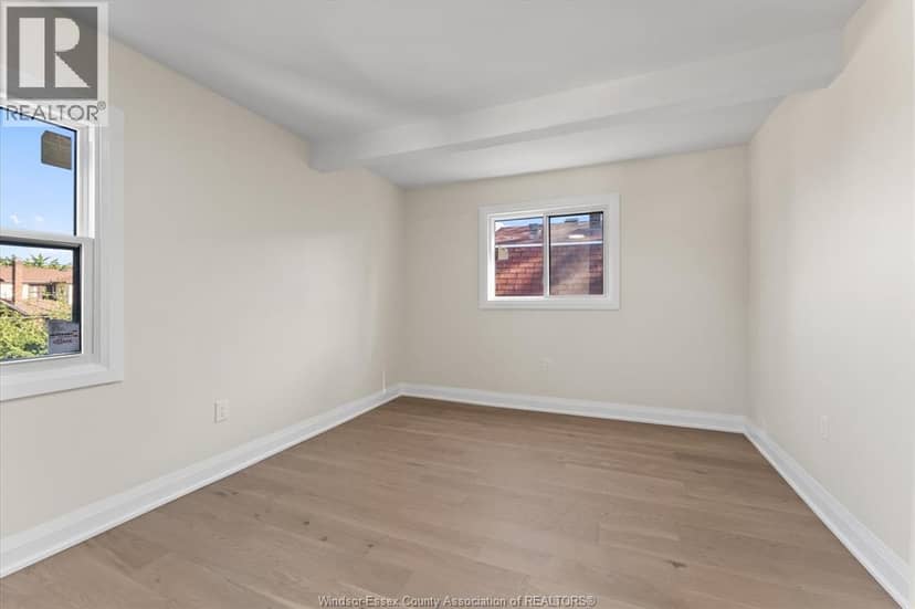 930 Elsmere — photo 16 of 40