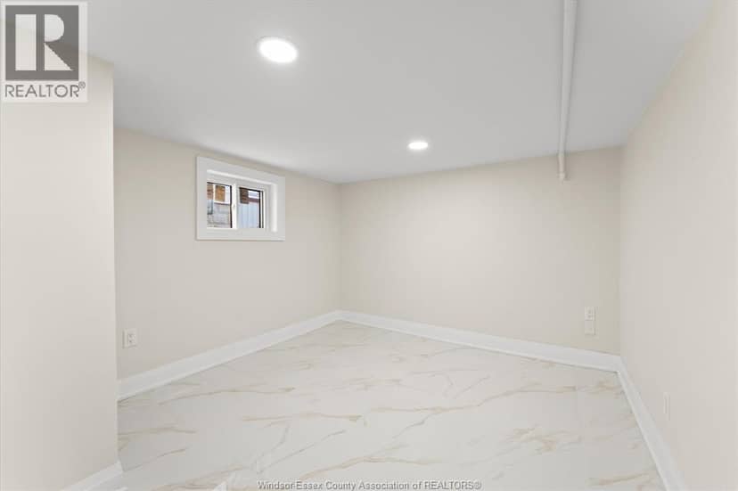 930 Elsmere — photo 22 of 40