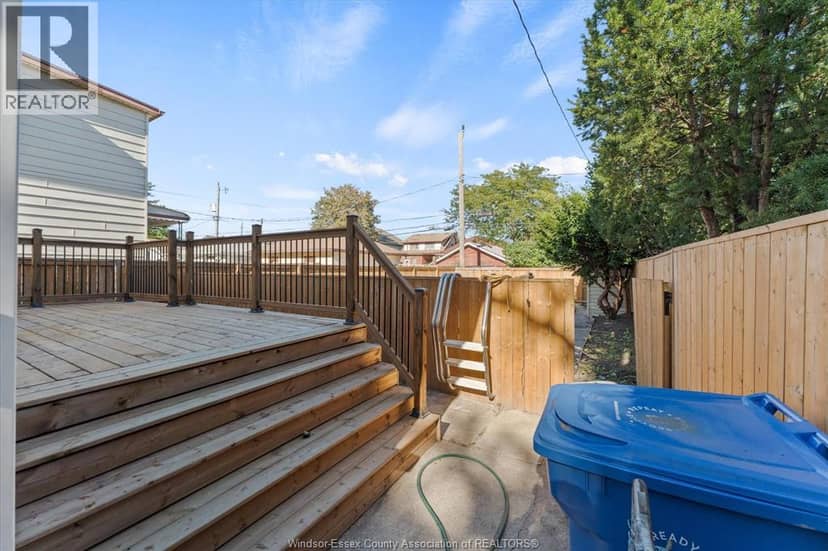 930 Elsmere — photo 30 of 40