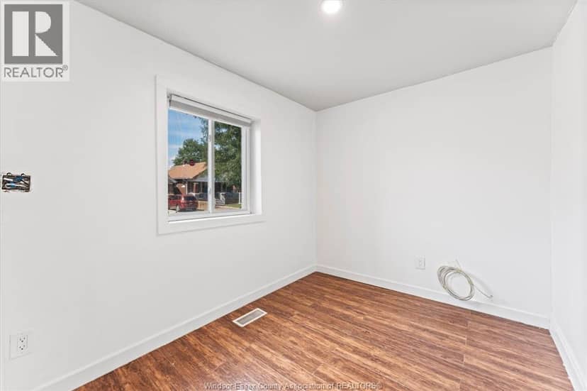 1320 Goyeau — photo 9 of 15