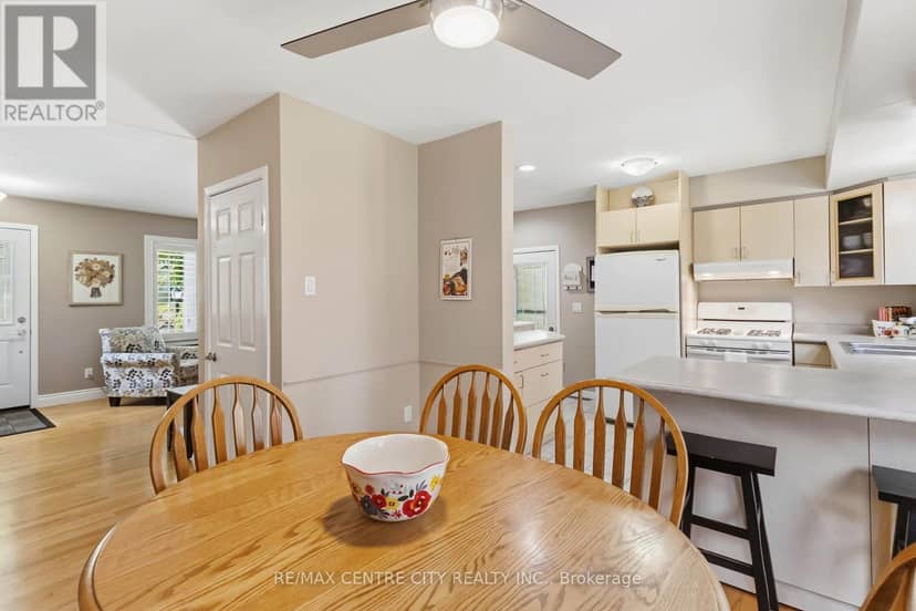 639 Dunboyne Crescent — photo 16 of 40