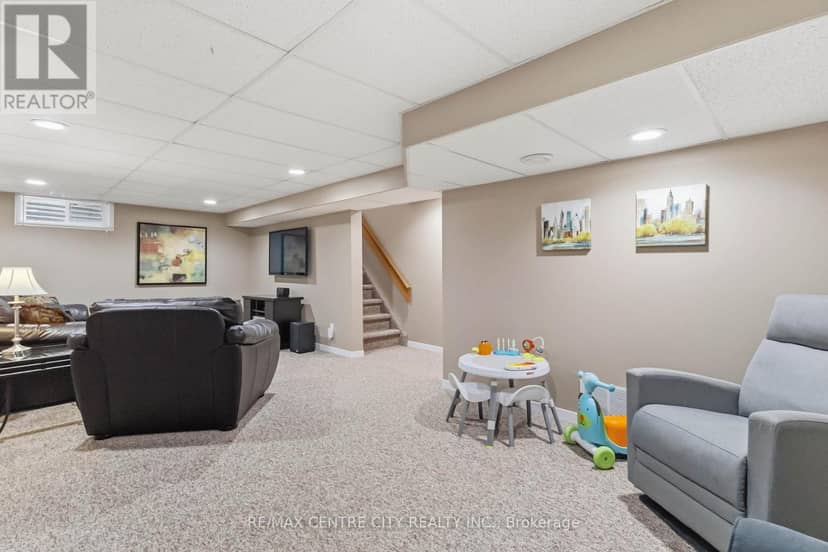 639 Dunboyne Crescent — photo 31 of 40