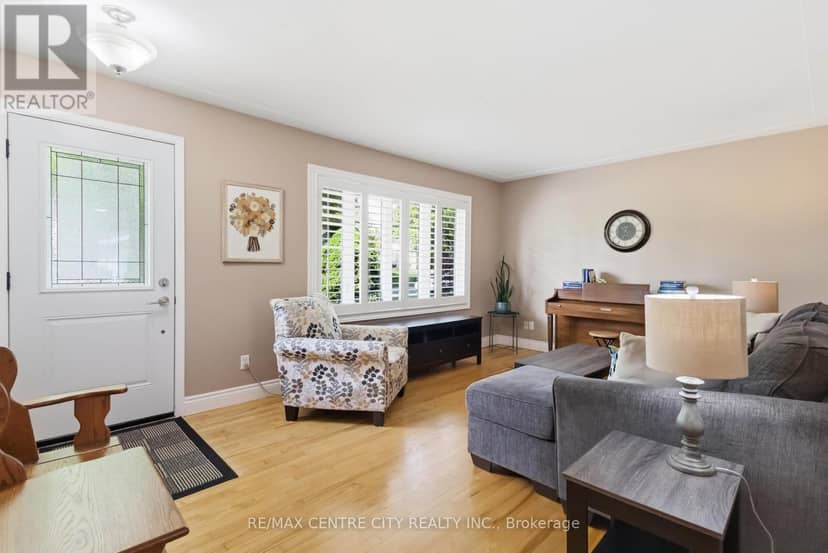 639 Dunboyne Crescent, London North, photo 5
