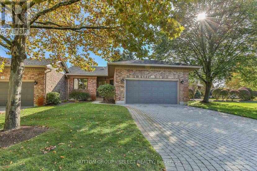 32 - 30 Doon Drive, London North, photo 2