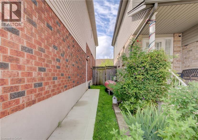 1064 COPPER LEAF Crescent — photo 35 of 36