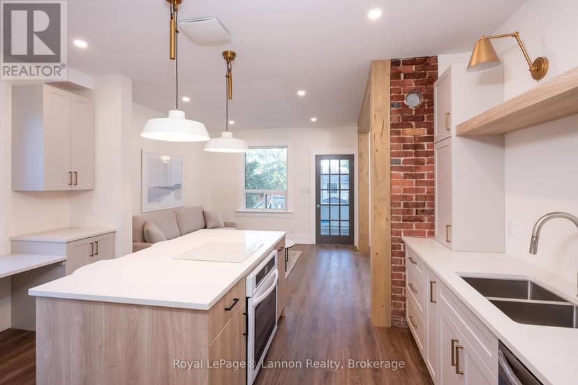 16 Crown Street — photo 11 of 35