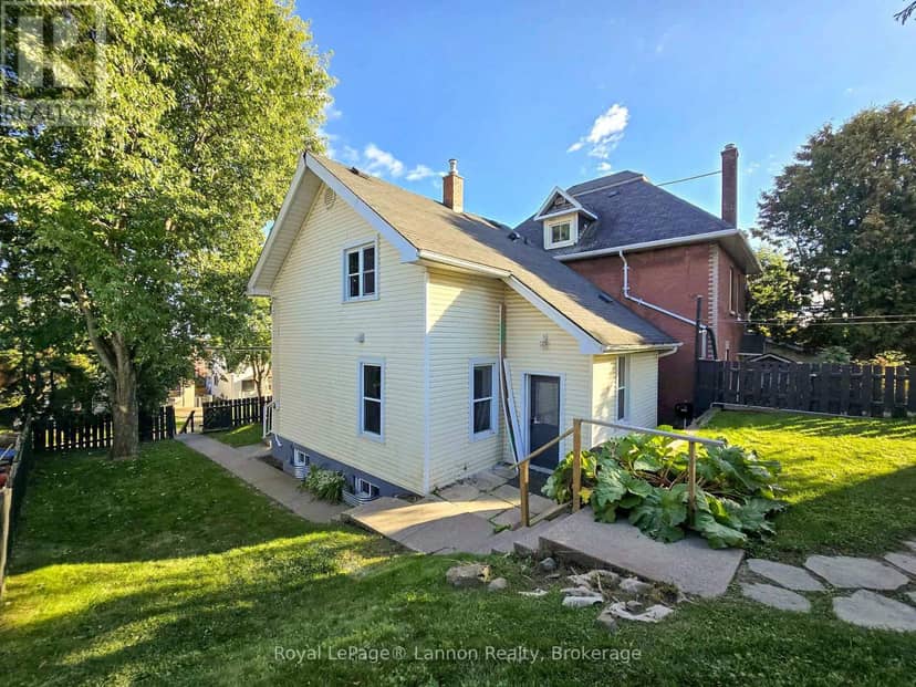 16 Crown Street — photo 23 of 35