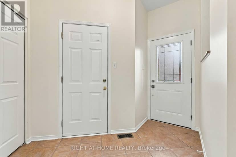161 Kinross Private — photo 4 of 29