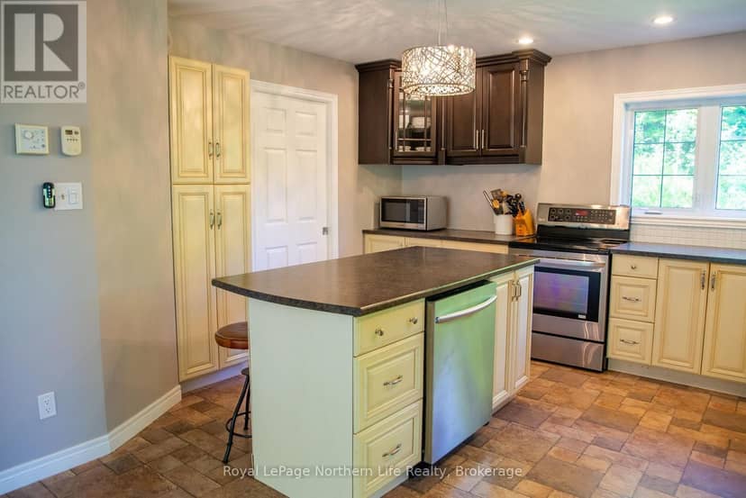 472 O'Connor Line — photo 9 of 36