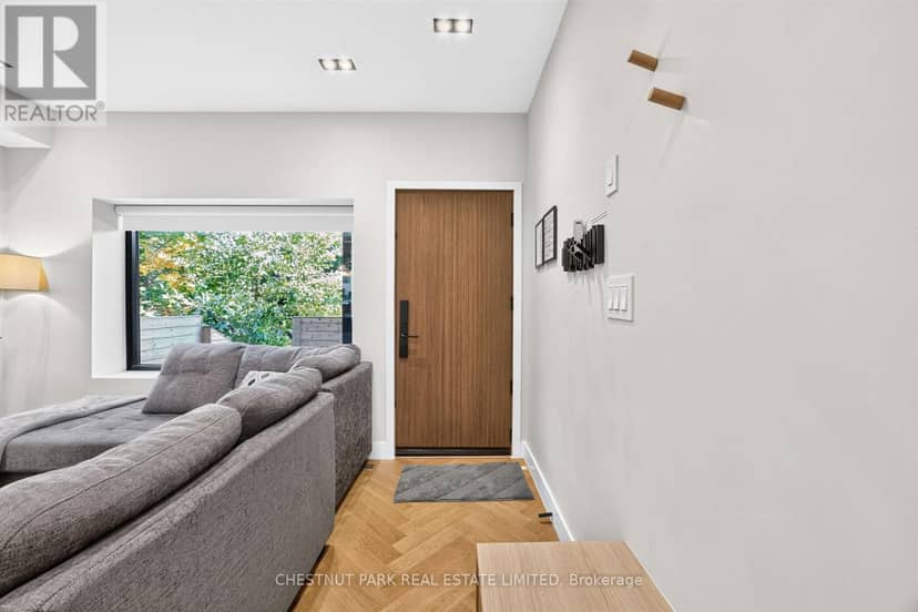 26 Caroline Avenue, Toronto, photo 3