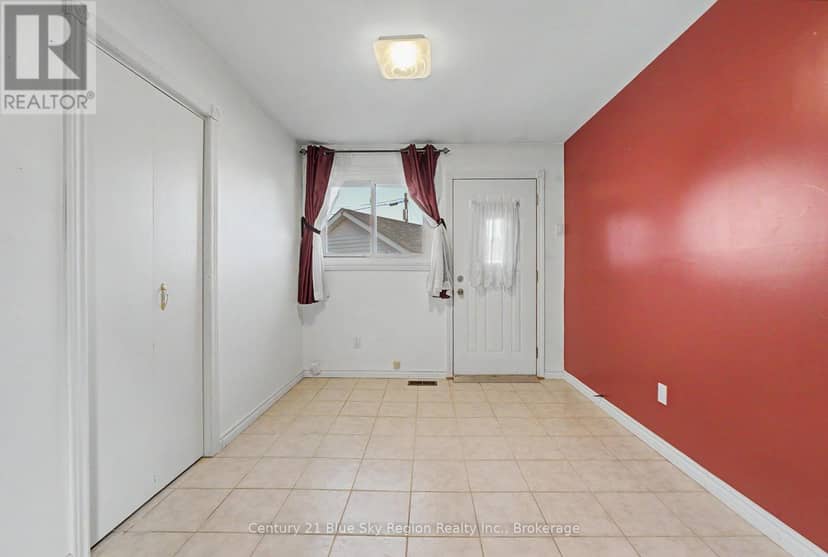 58 Van Horne Crescent — photo 28 of 40