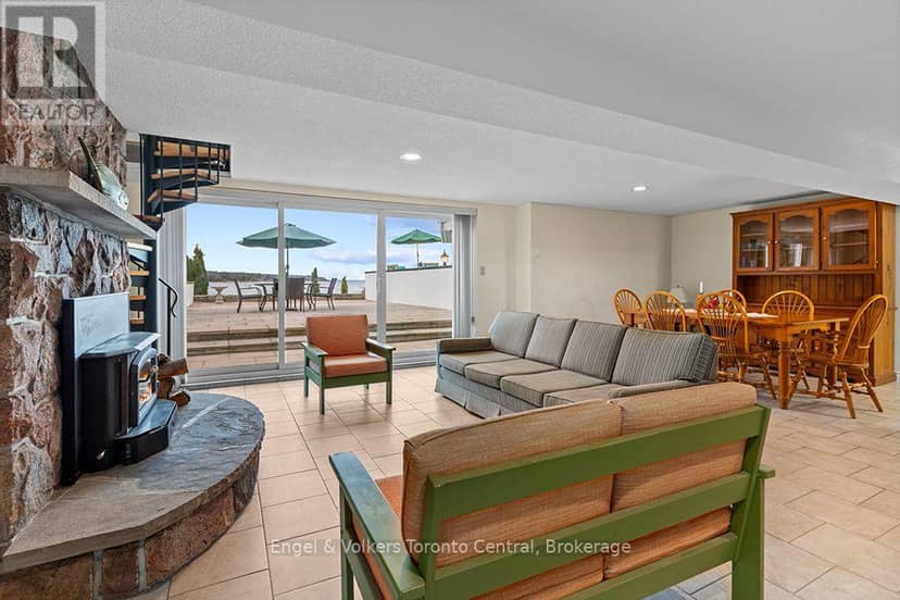 1420 Tiny Beaches Road N — photo 16 of 37