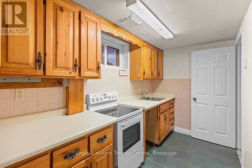 1420 Tiny Beaches Road N — photo 18 of 37