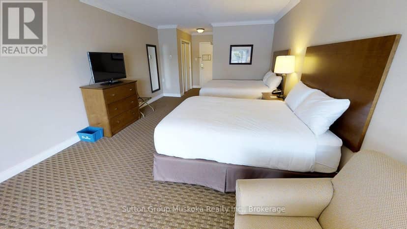 421 - 421 Bayshore - Deerhurst Drive, Huntsville, photo 5