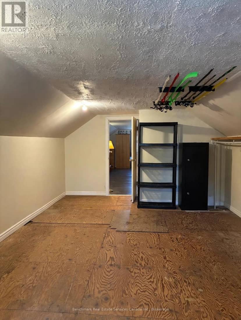 56 Sanders Street E — photo 18 of 23