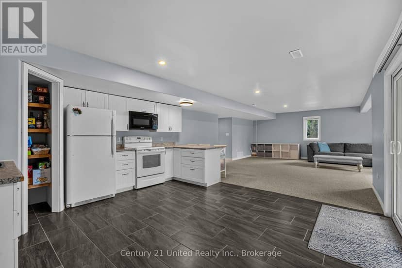 929 Mount Pleasant Road — photo 25 of 40