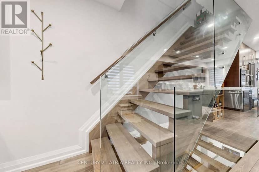 5 Bertmount Avenue — photo 19 of 40