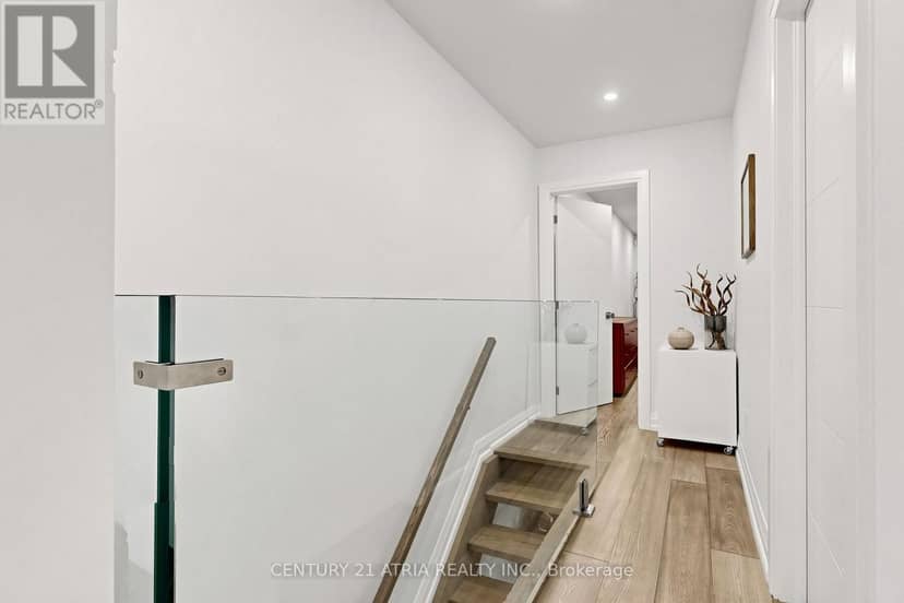5 Bertmount Avenue — photo 20 of 40
