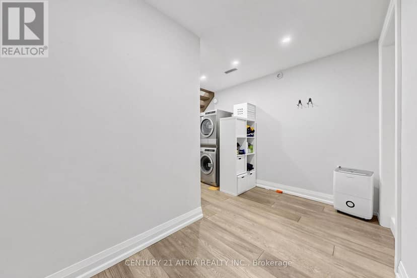 5 Bertmount Avenue — photo 35 of 40