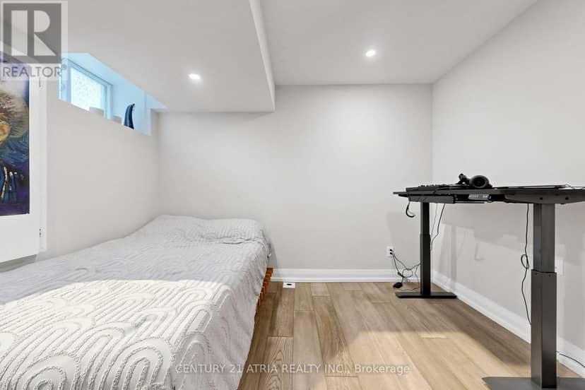 5 Bertmount Avenue — photo 37 of 40