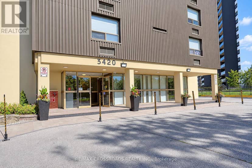 301 - 3420 Eglinton Avenue E, Toronto, photo 4