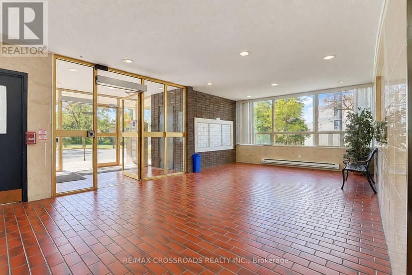 301 - 3420 Eglinton Avenue E, Toronto, photo 5