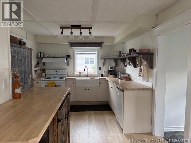 388 Victoria Street — photo 9 of 40