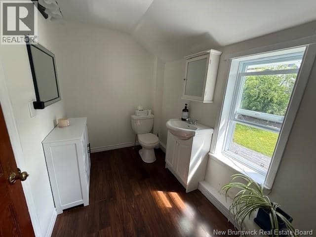 388 Victoria Street — photo 24 of 40