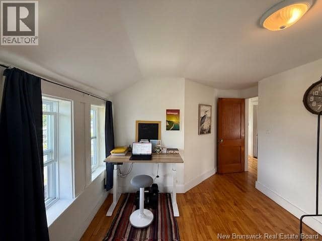 388 Victoria Street — photo 16 of 40