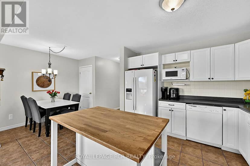 68 Shephard Avenue — photo 11 of 40
