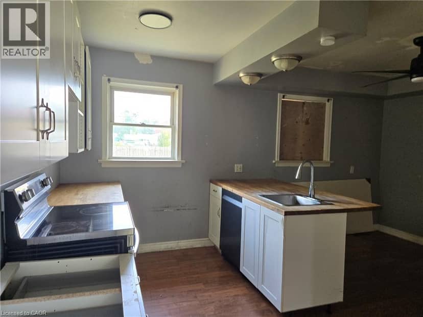 16 BRODERICK Avenue — photo 22 of 29