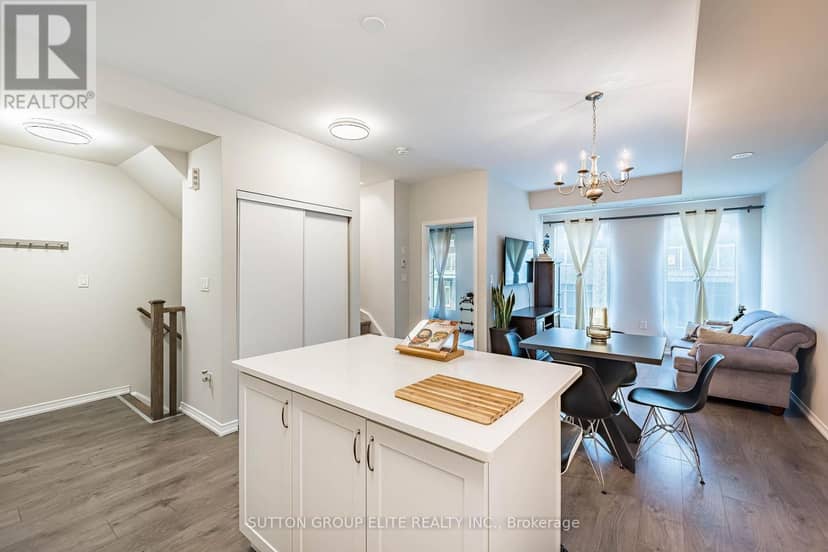 245 - 19 Applewood Lane, Toronto, photo 5