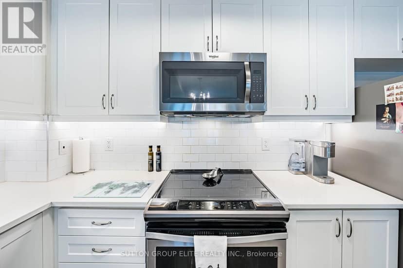 245 - 19 Applewood Lane, Toronto, photo 7