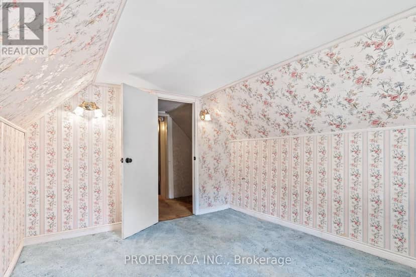 16 Warren Crescent — photo 19 of 36