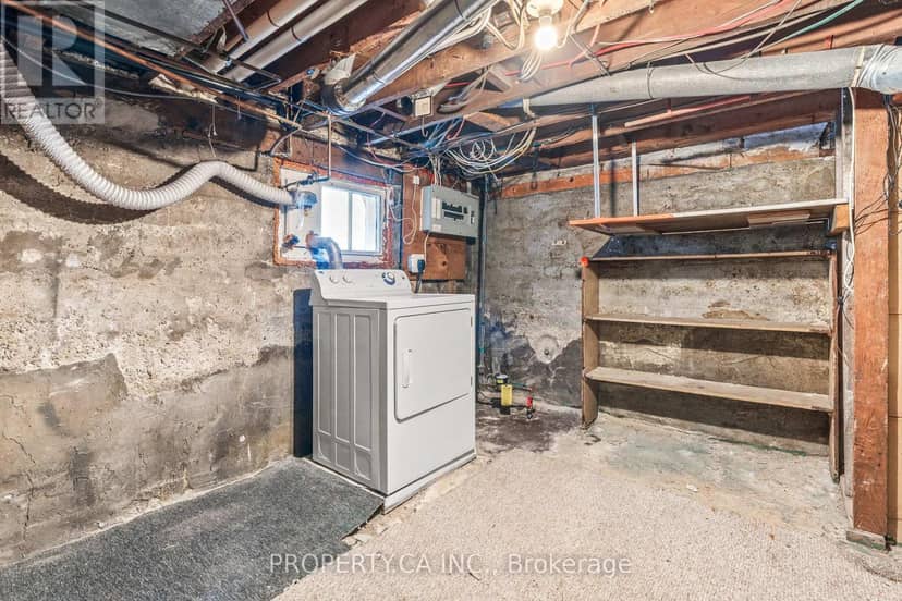 16 Warren Crescent — photo 31 of 36
