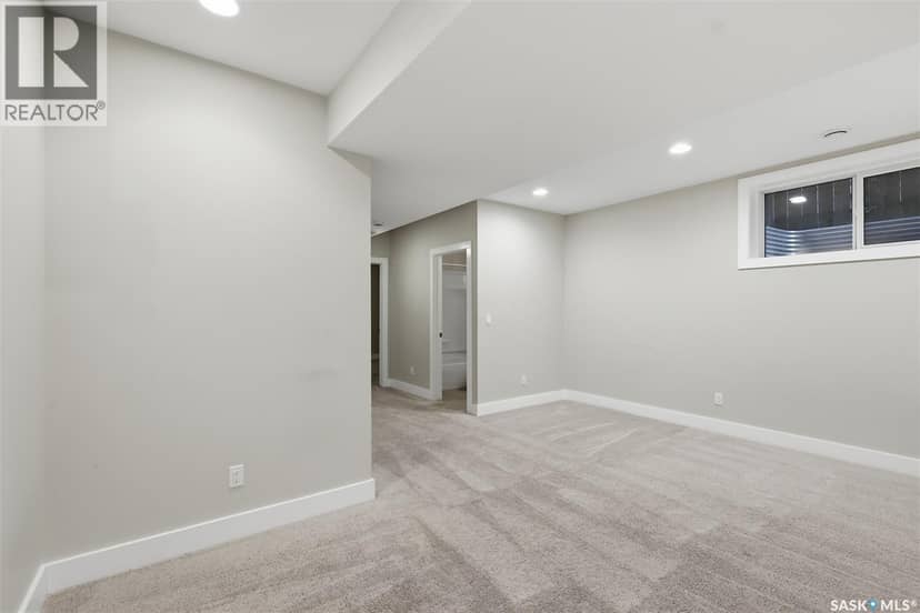 282 Eaton CRESCENT — photo 27 of 40
