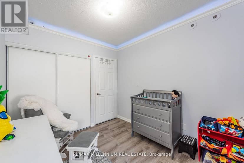 1034 - 3045 Finch Avenue W — photo 15 of 39