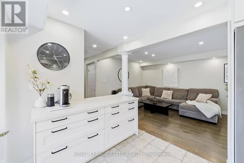 13 - 242 Upper Mount Albion Road — photo 12 of 34