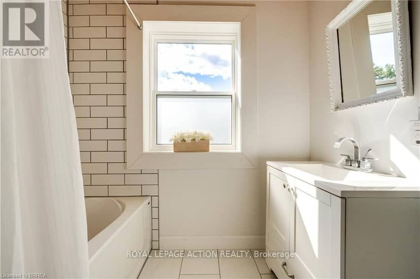 54 Railway Street E — photo 25 of 34