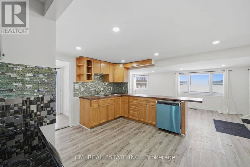 63 Sunnylea Avenue — photo 11 of 27
