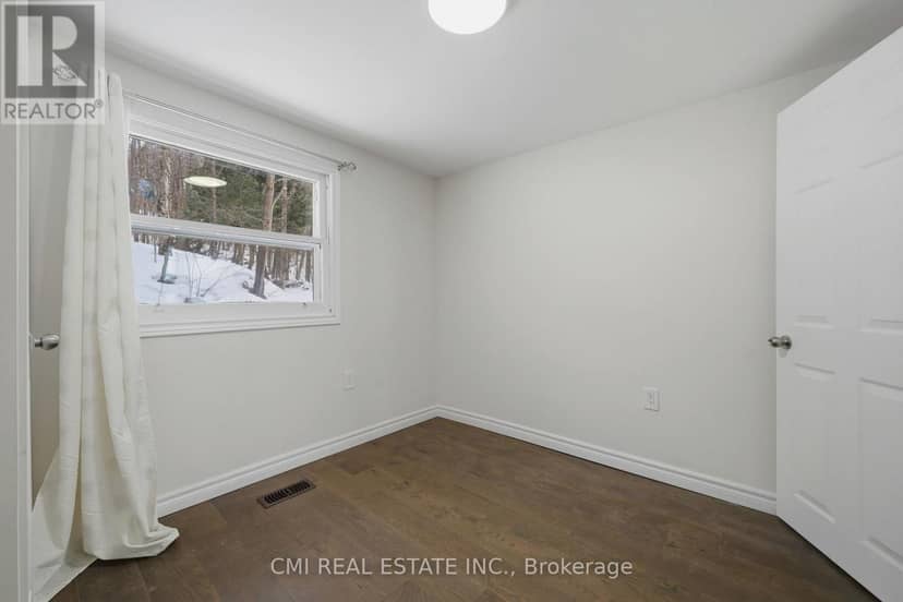 63 Sunnylea Avenue — photo 16 of 27