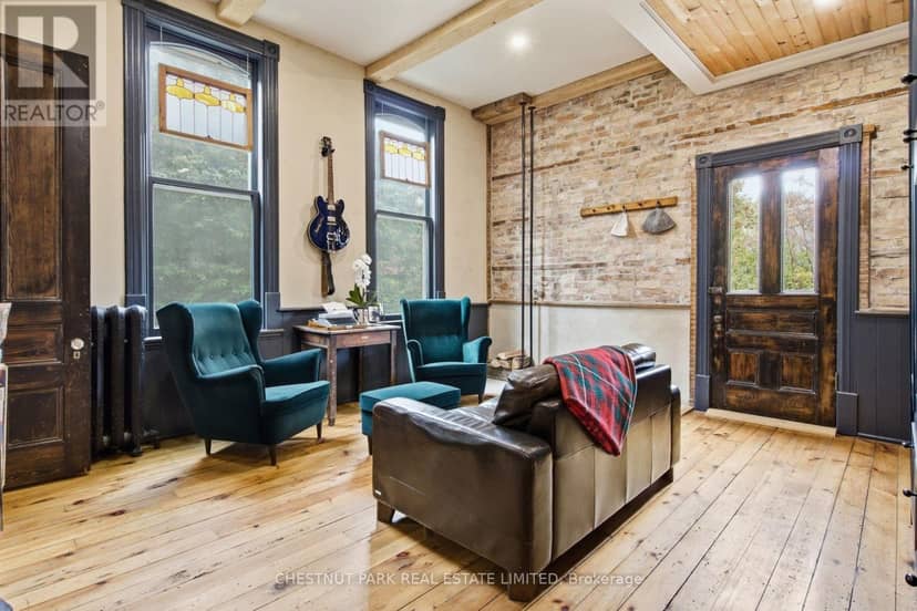 18 Hawarden Avenue — photo 17 of 40