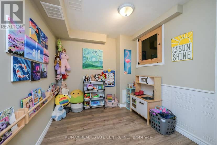 1 - 325 William Street — photo 25 of 29