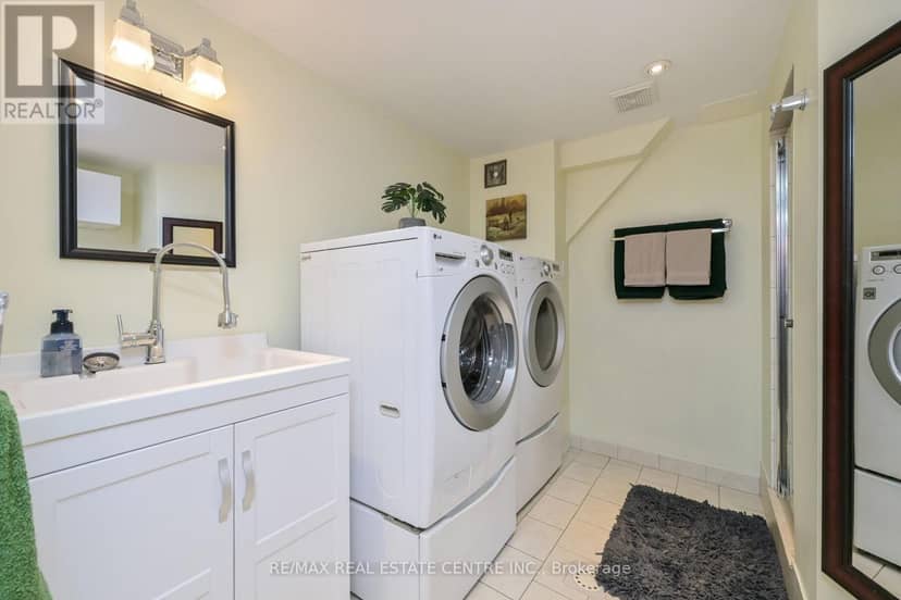 1 - 325 William Street — photo 23 of 29