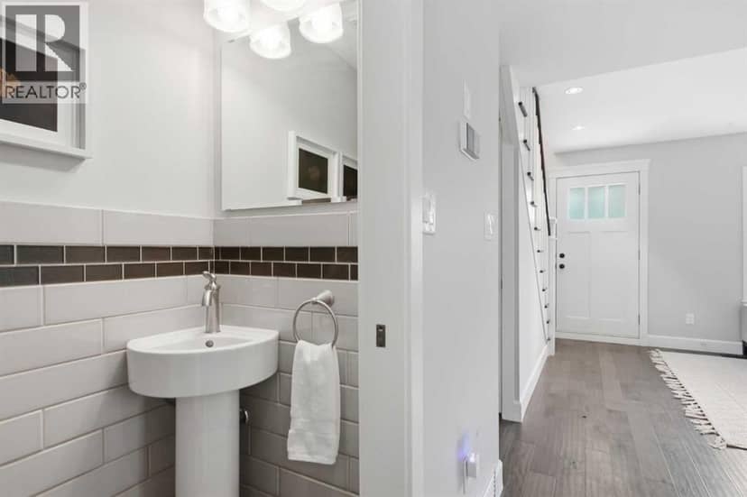 121 15 Street NW — photo 13 of 37